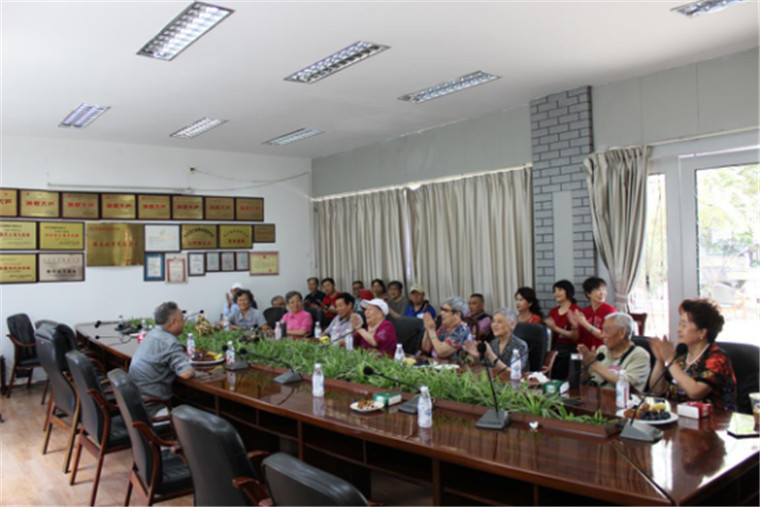 禾嘉集團(tuán)舉行“歡迎老朋友老員工回家”參觀訪問活動413.jpg